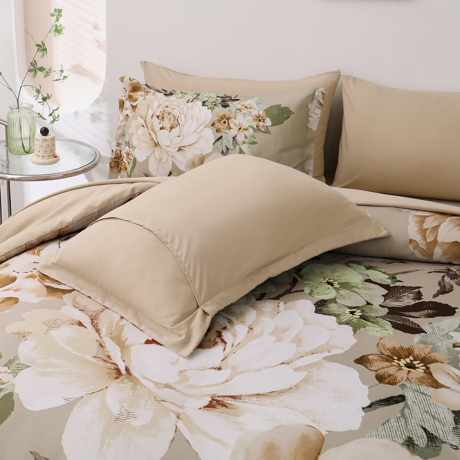 Cozy Floral Comforter Set, King Size, Quilted Warm Bedding with Pillowcases